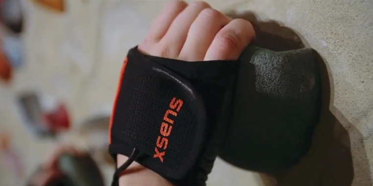 xsens tracking device