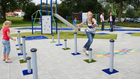 interactive computer game playgrounds